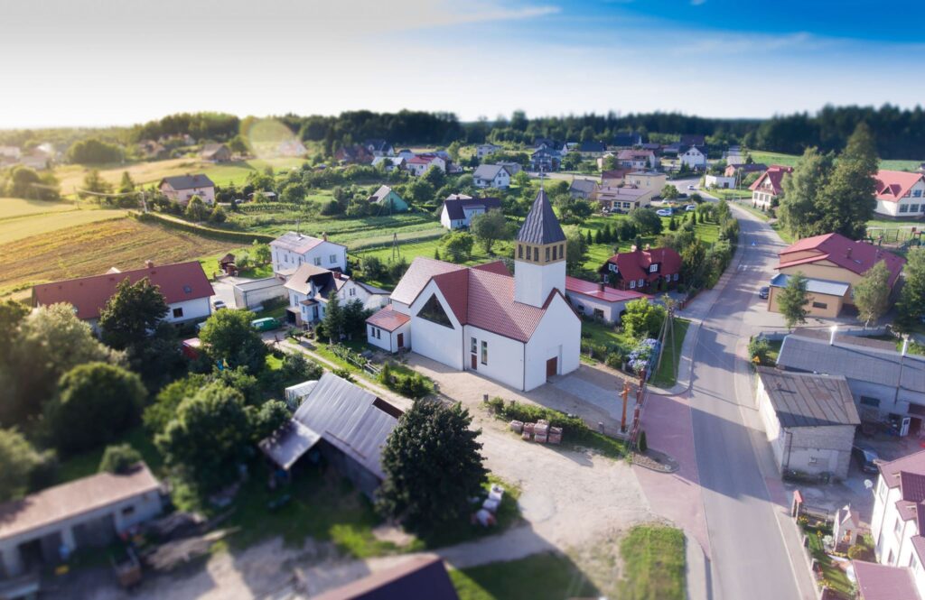 Kościół filialny w Mojuszu pw. Najświętszej Maryi Panny Królowej Polski