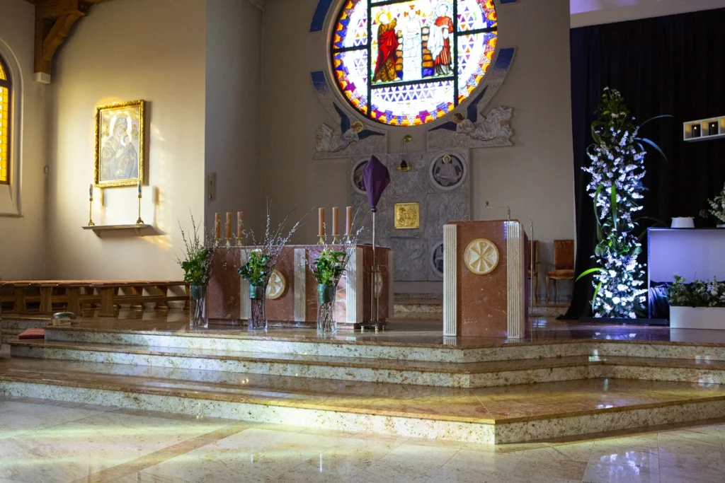 Wnętrze Kościoła w Sierakowiach