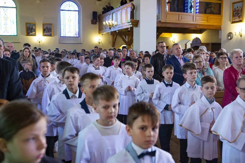 Ministranci w parafii św. Jana w Sierakowicach